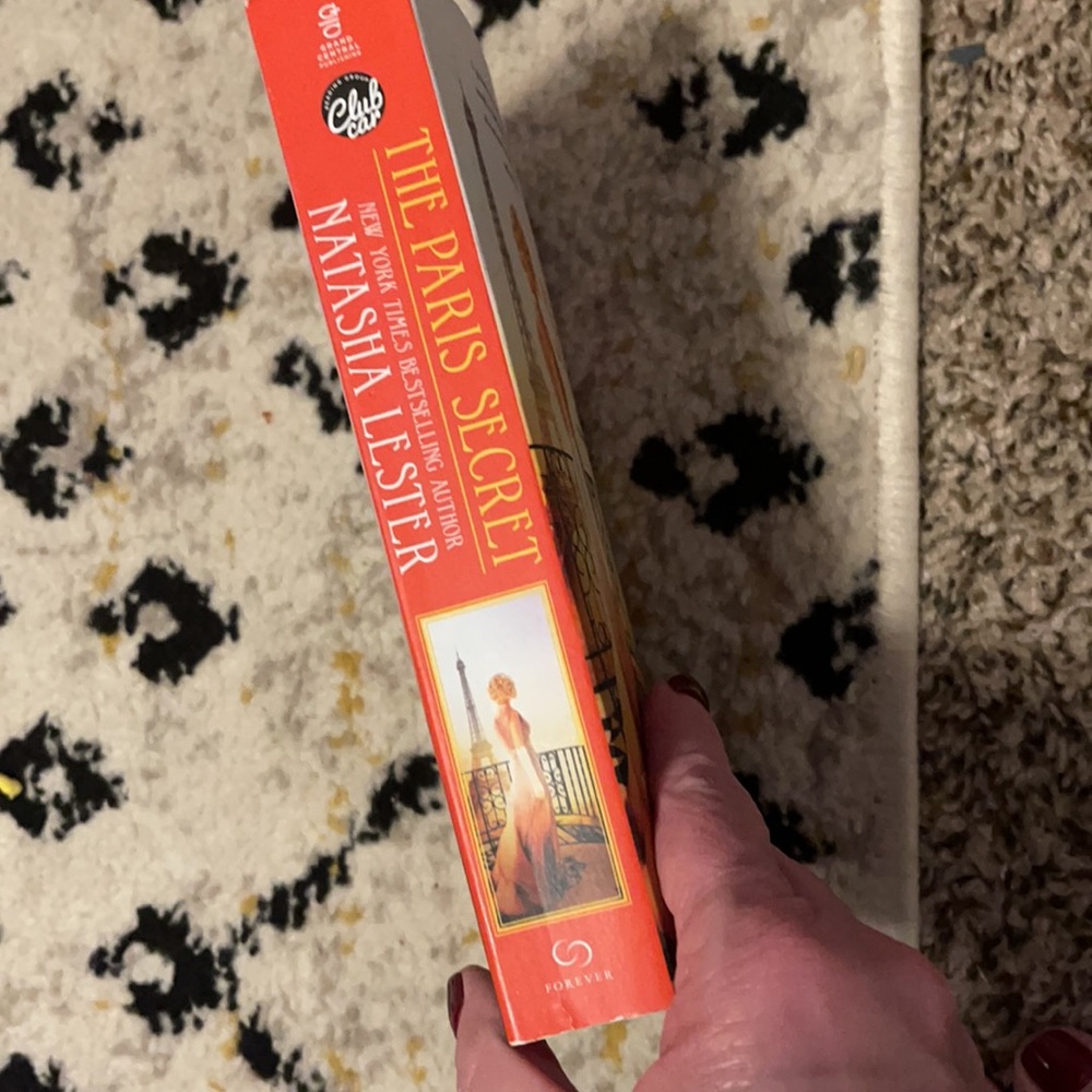 Paperback novel - Picture 2 of 10